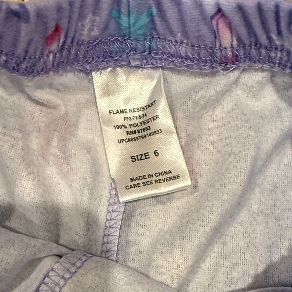 Frozen Kids Pajamas set. Purple. Hardly wore. Size 6. Collar with design. - Picture 10 of 15